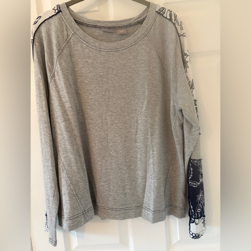 Chico's Gray Zenergy Top with decorative long sleeves.